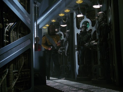 TNG Best of Both Worlds 09